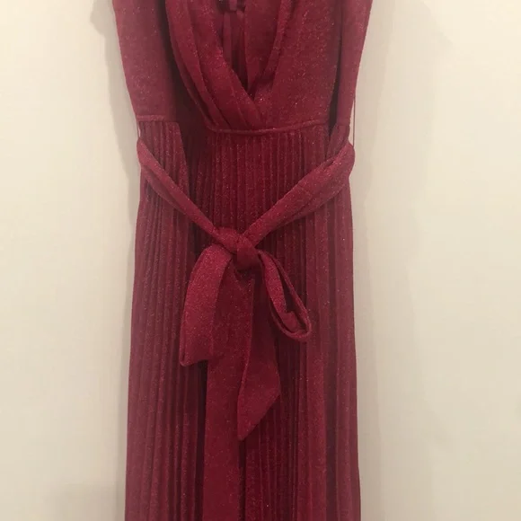 Lulu’s NWT Magenta Metallic Pleated Maxi 🔥 - Picture 6 of 12